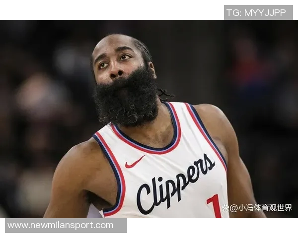 哈登半场表现低迷仅得1分却送出10次助攻展现团队精神 哈登半场表现低迷仅得1分却送出10次助攻展现团队精神