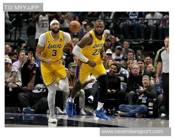 詹姆斯回忆与戴维斯的冠军之路感慨对独行侠的情感对决 詹姆斯回忆与戴维斯的冠军之路感慨对独行侠的情感对决