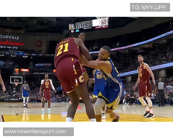 卡马拉全场追击库里展现攻守兼备实力贡献20分7板5前场板表现出色