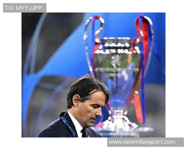 国米客战比萨海报震撼发布雷电交加下蓝黑军团剑指斜塔之城